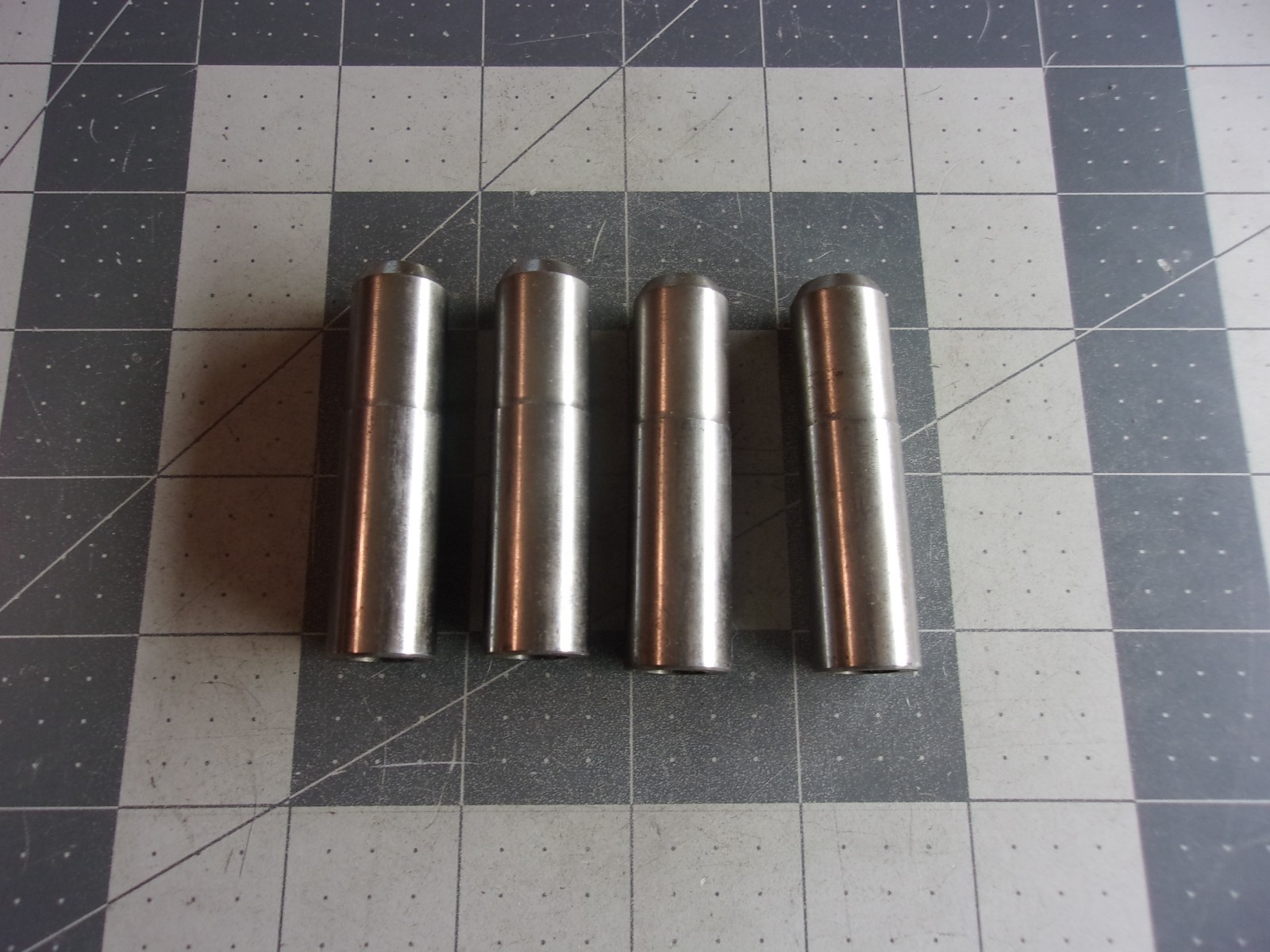Clevite 217-3747 (4) Valve Guides IHC Tractor C169 L4 169CI 2.8L C175 L4 175CI