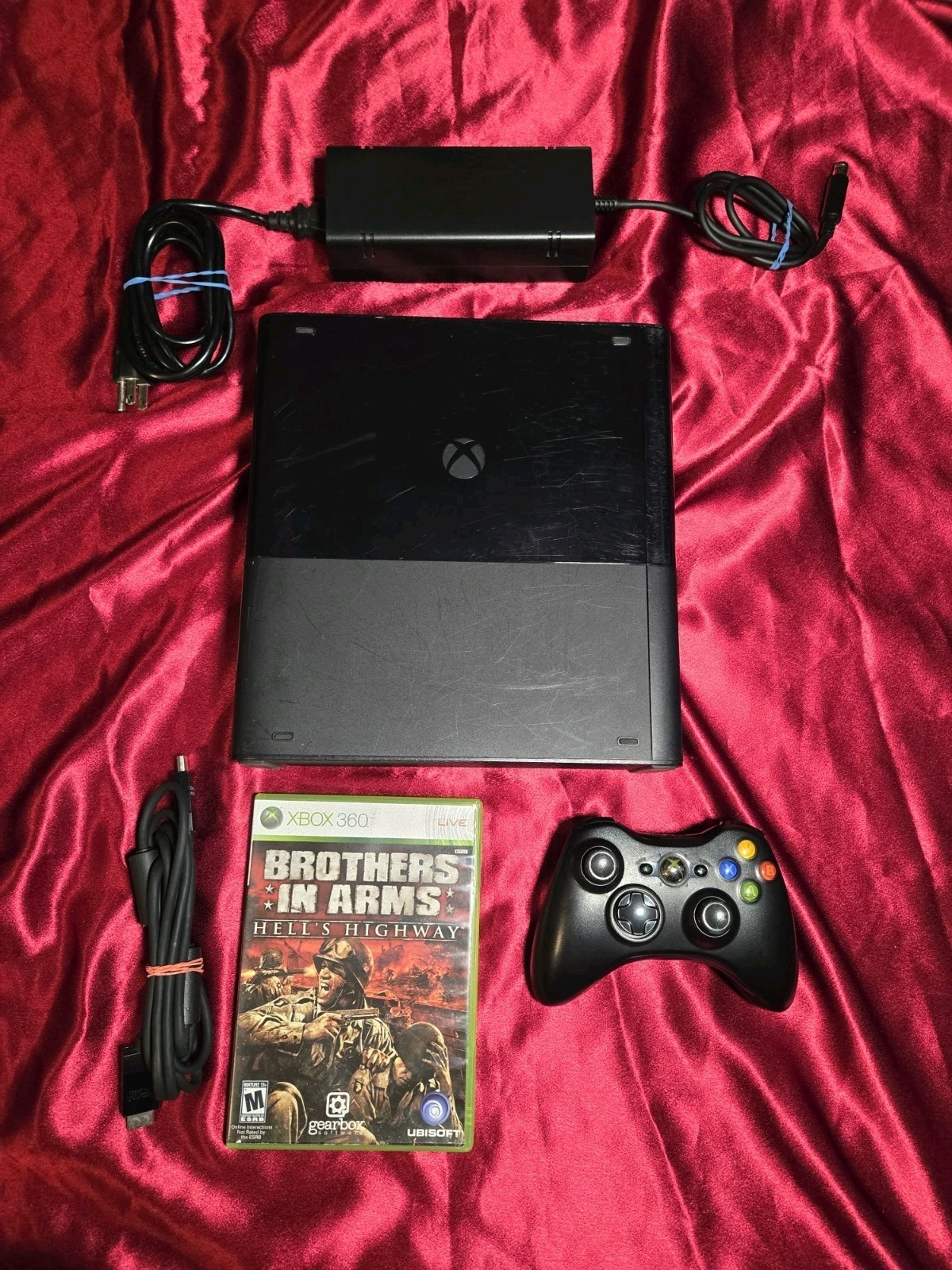 Microsoft Xbox 360 E 250GB Console Bundle - Tested & Working - Game & Controller