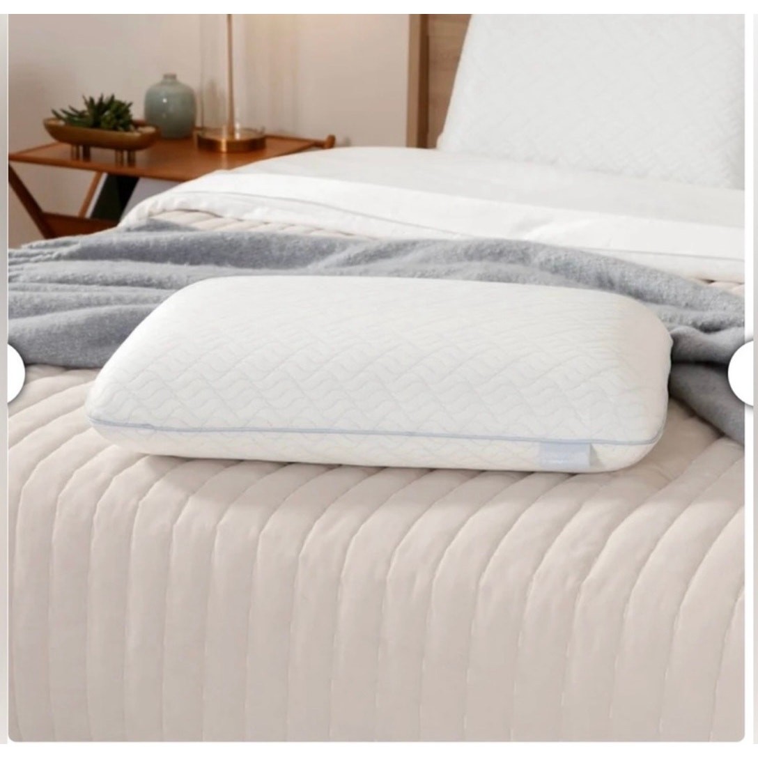 Serenity Cooling Memory Foam Pillow