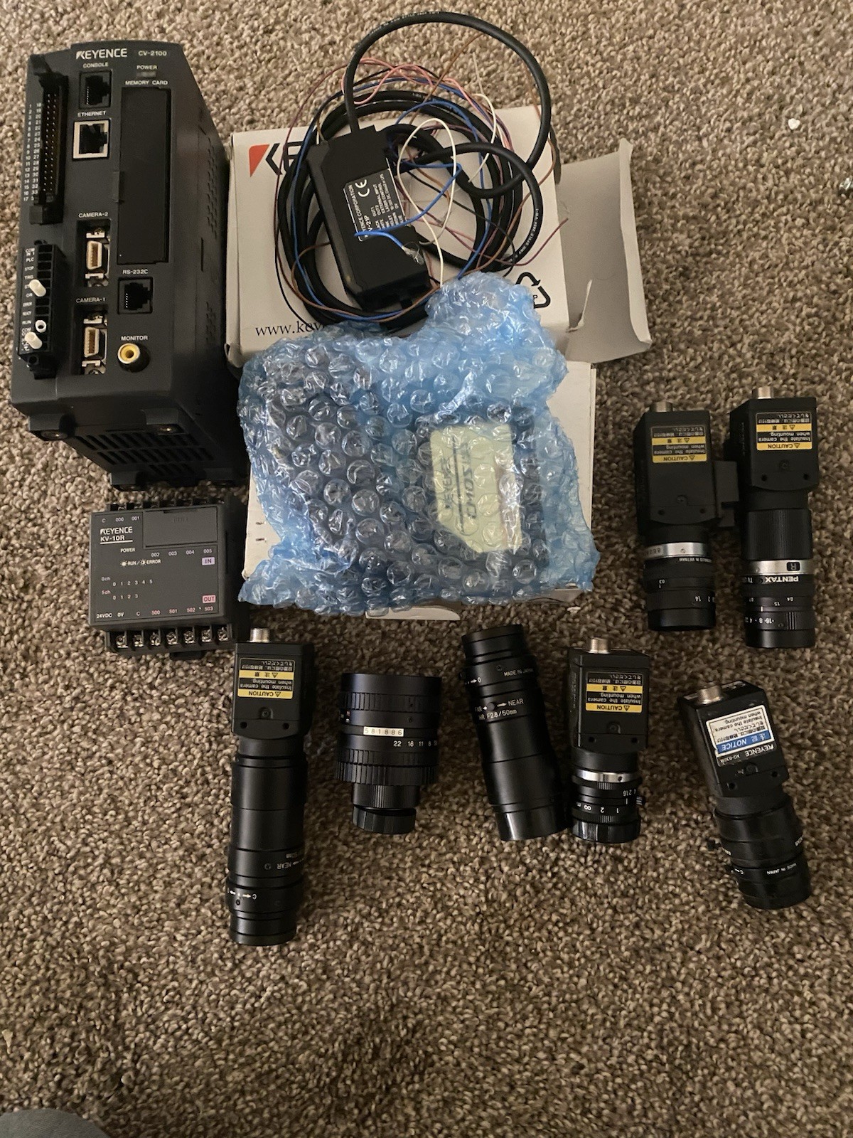 Keyence CV-2100 Controller, XG-035M Cameras, Lenses, KV-10R Module Vision System