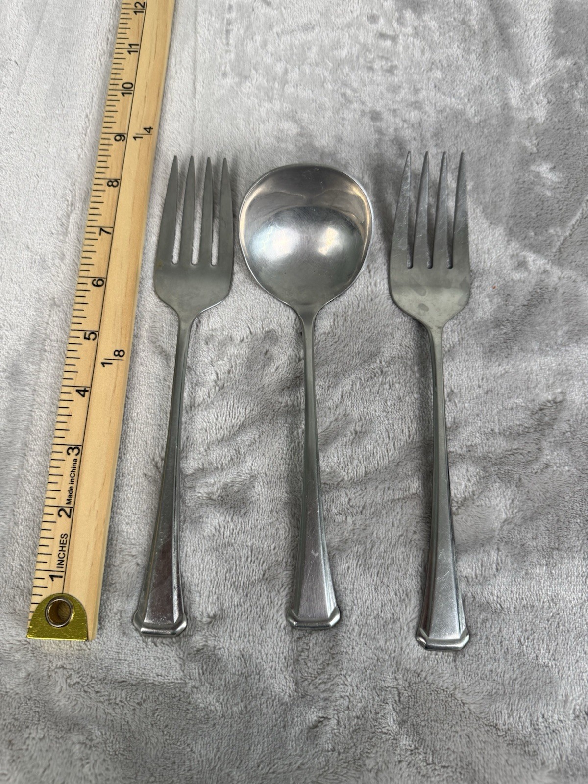 Oneida SSS Set of 3 Gravy Spoon And 2 Serving Forks