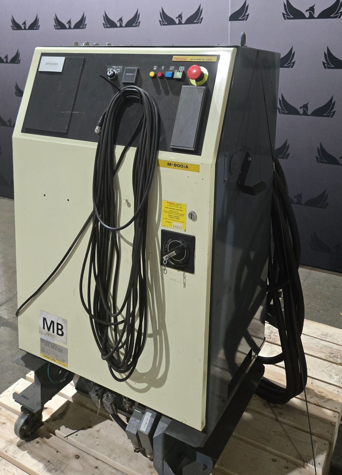 FANUC M900IA/350 Complete with R-J3iC Controller USED