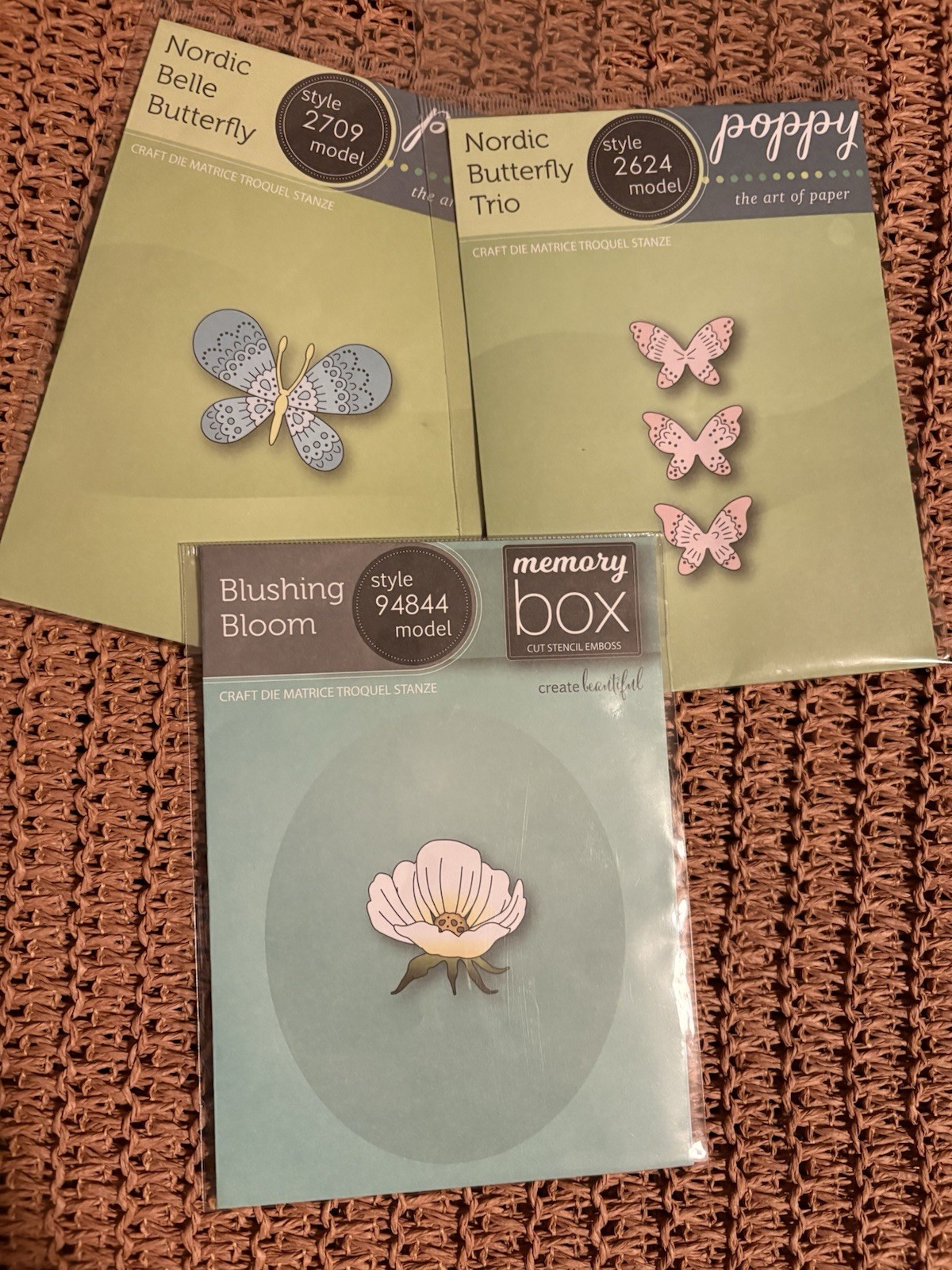 Memory Box Metal Dies/Nordic Belle Butterfly/NordicButterfly Trío/blushing Bloom