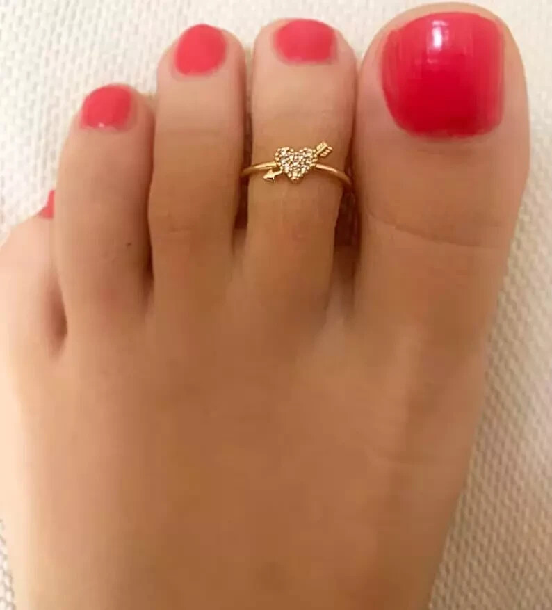 14K Yellow Gold Plated .01Ct Simulated Diamond Heart Toe Ring For Women's