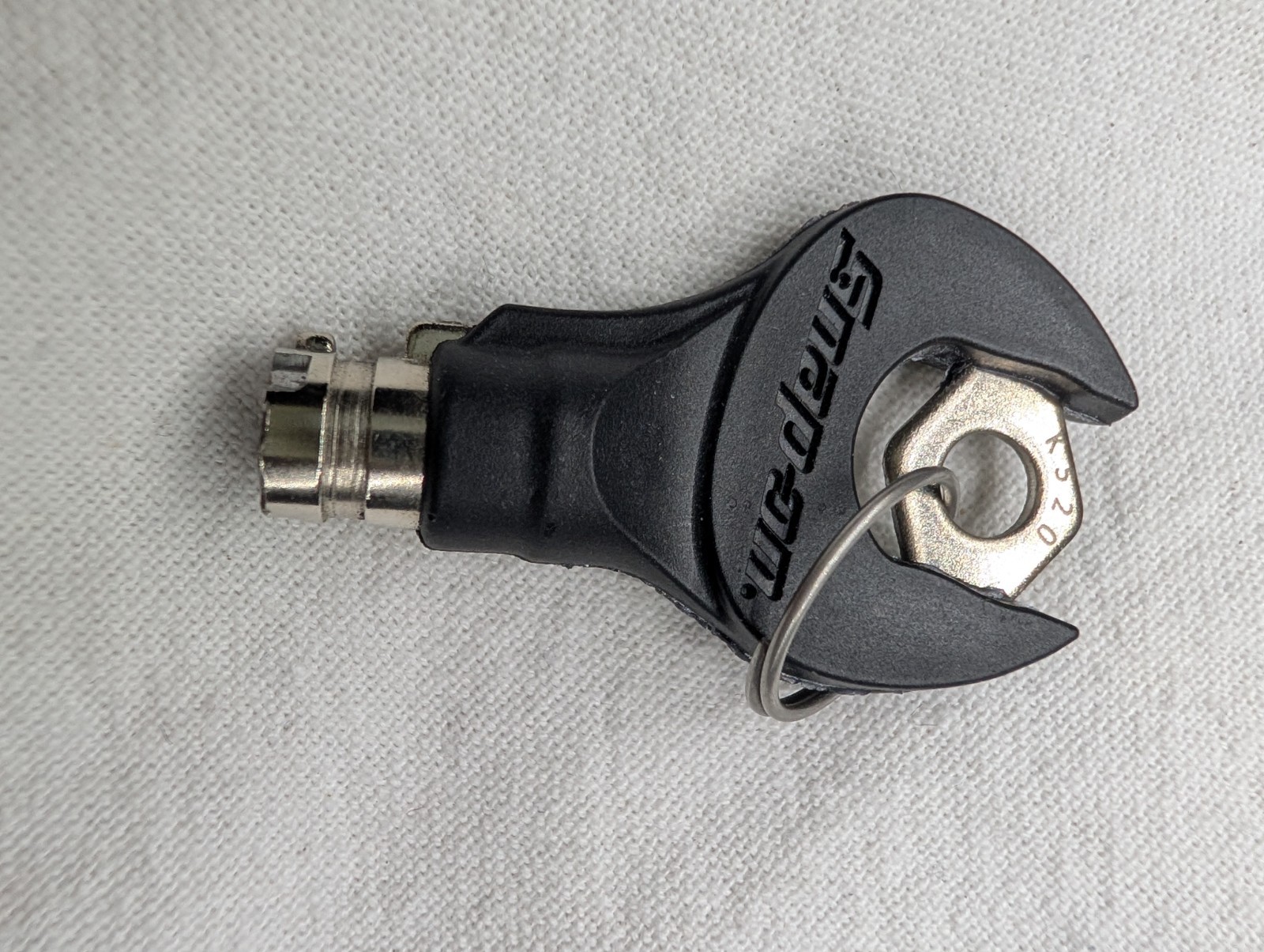 Snap-On Toolbox Key K520 OEM Replacement Key Flank Drive Keyring