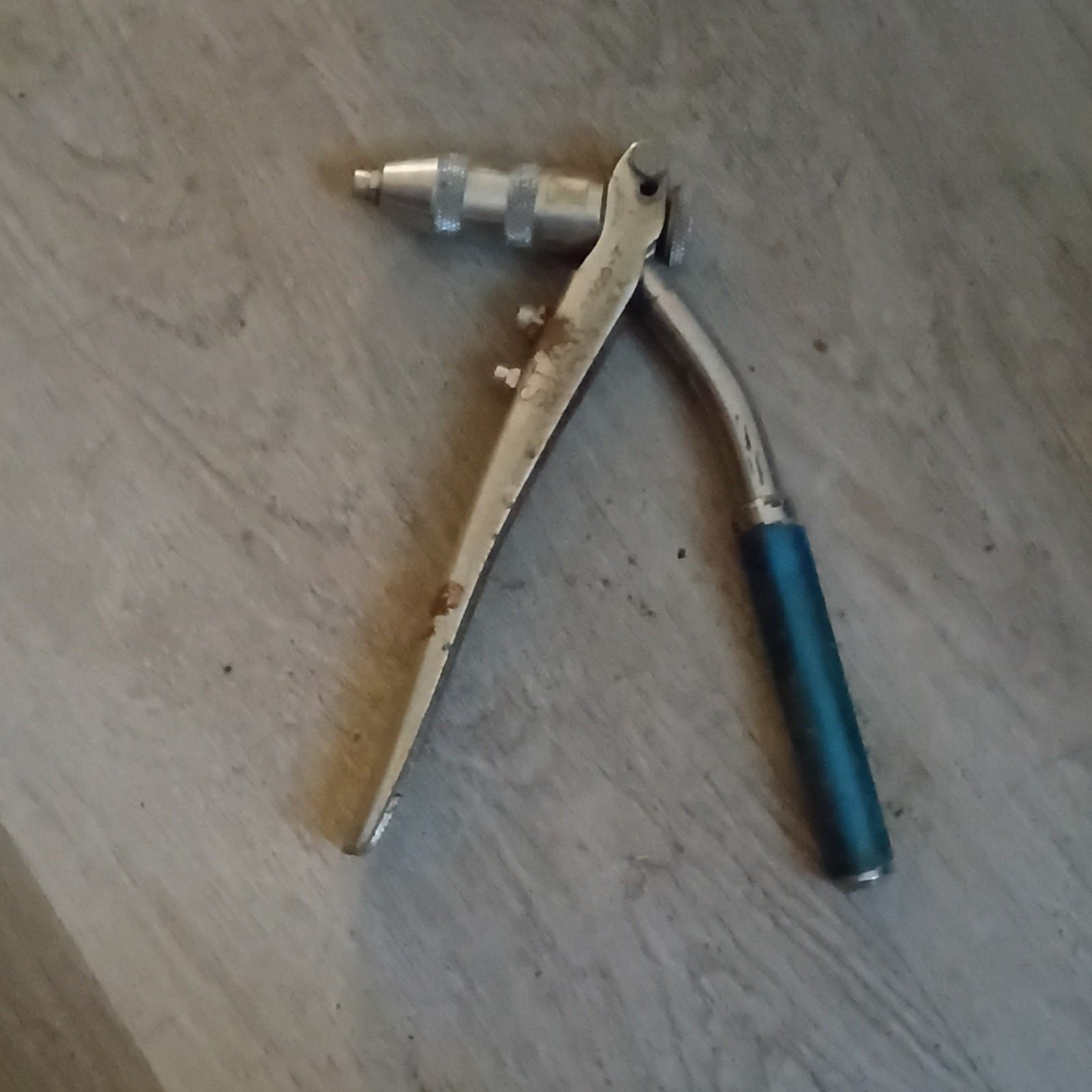 STAR 2300-7 Hand Riveter 7in Metal Rivet Tool, Silver/Blue Handle made in USA