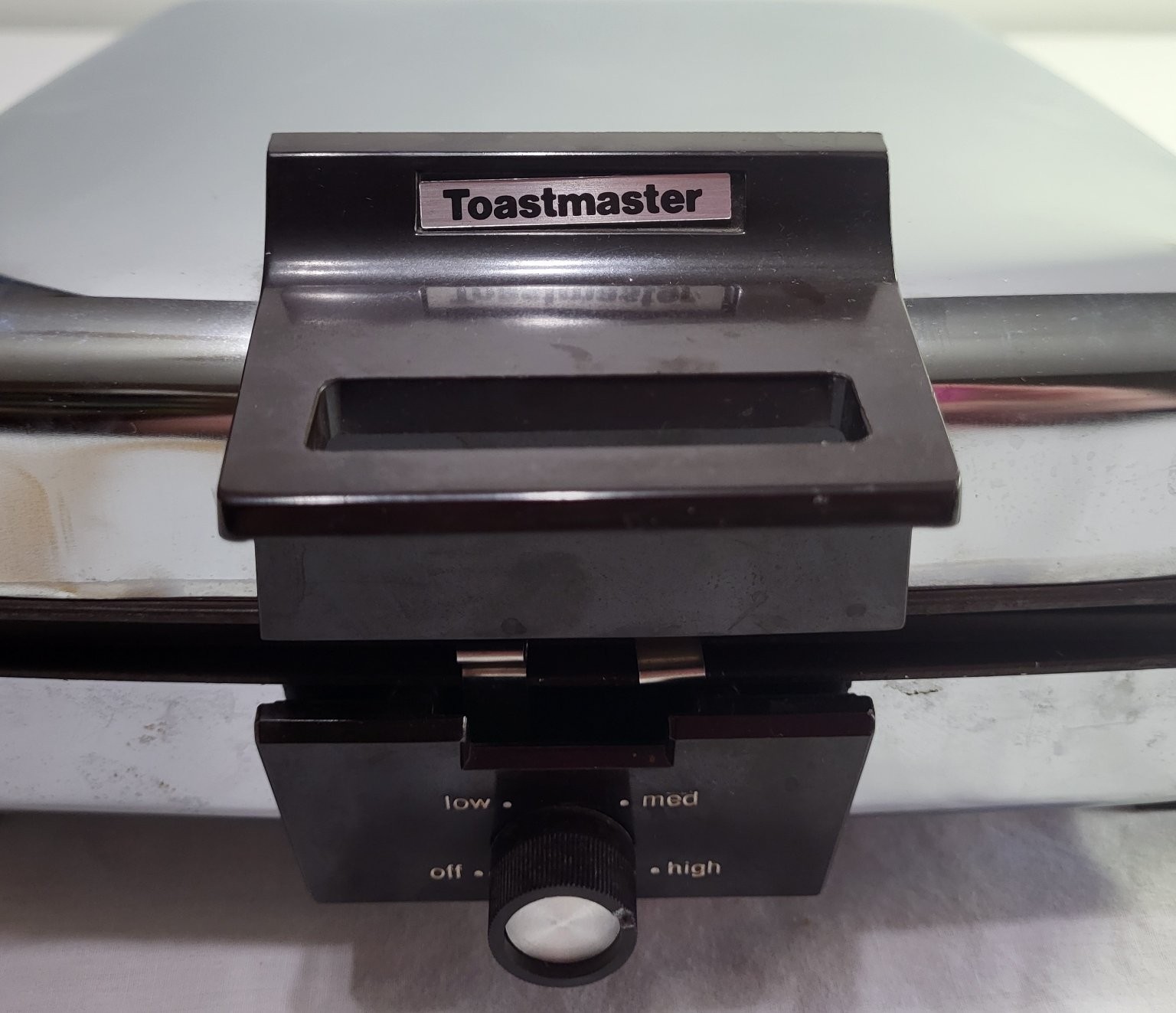 Toastmaster Model 269A Waffle Baker Stainless Steel Removable Reversible Plates