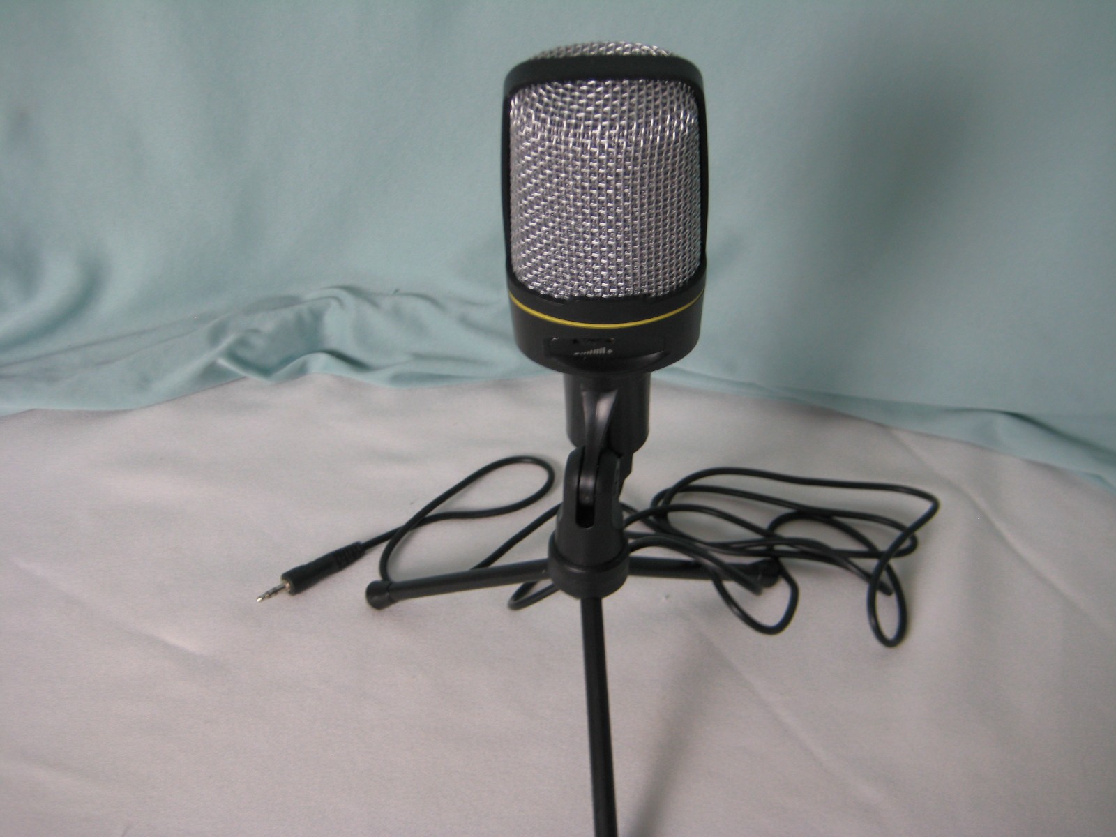 Unbranded External Computer Microphone with Tripod stand EPOC
