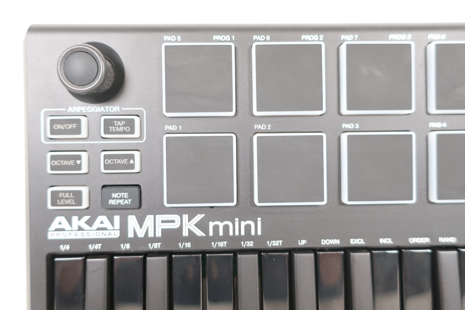 AkaiProfessionalMPKMini Special Edition25-Key MIDI Controller Black w/ USB Cable