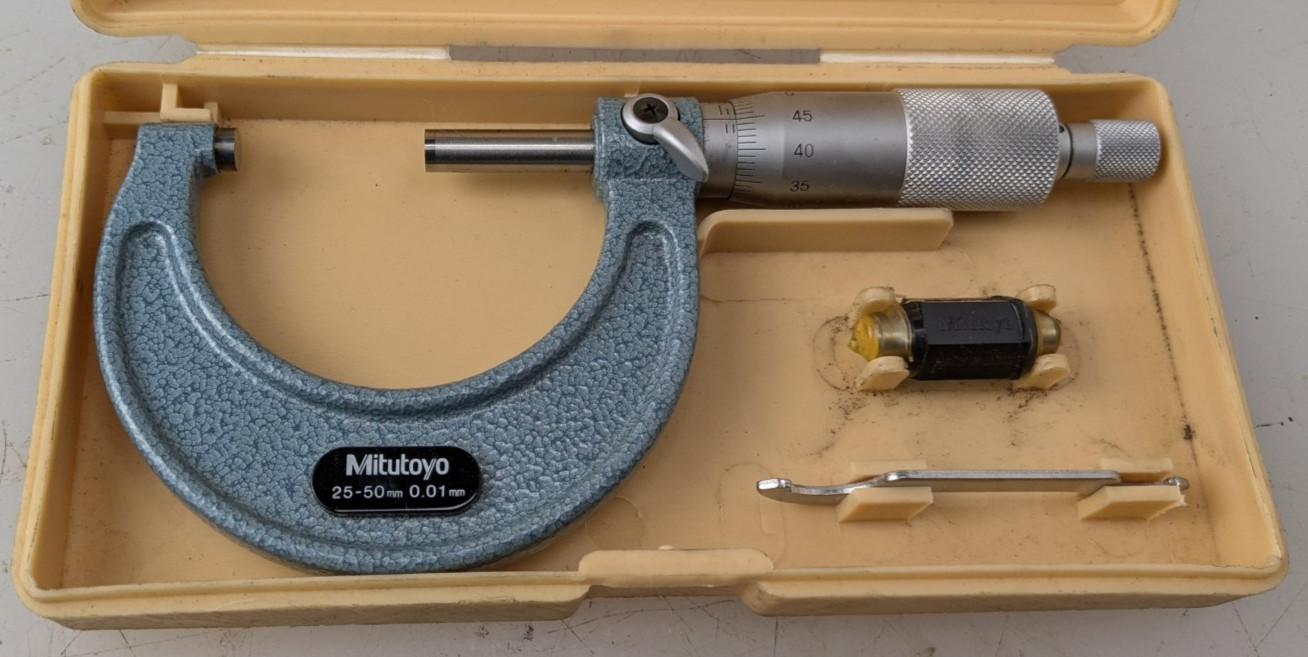 Mitutoyo 103-138 Outside Micrometer 25-50mm 0.01mm res w/Ratchet. Excellent Used