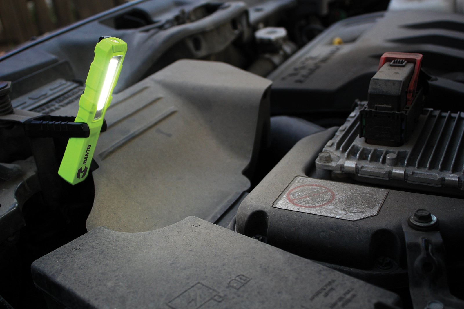 Lightncarry Lncmini "mantis" Rechargeable Cob Led Work Light For Mechanics Hvac