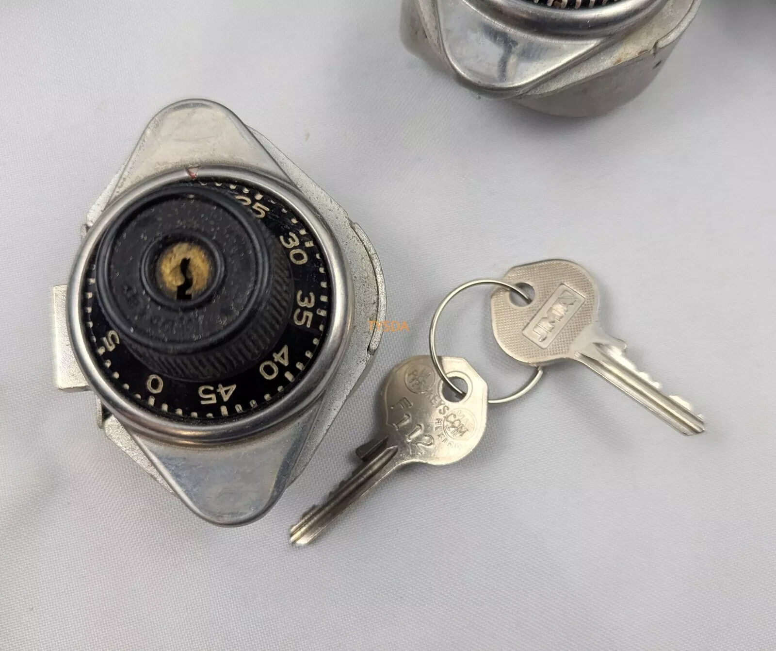 No combination - 29 Master Lock Commercial Grade Locker Locks