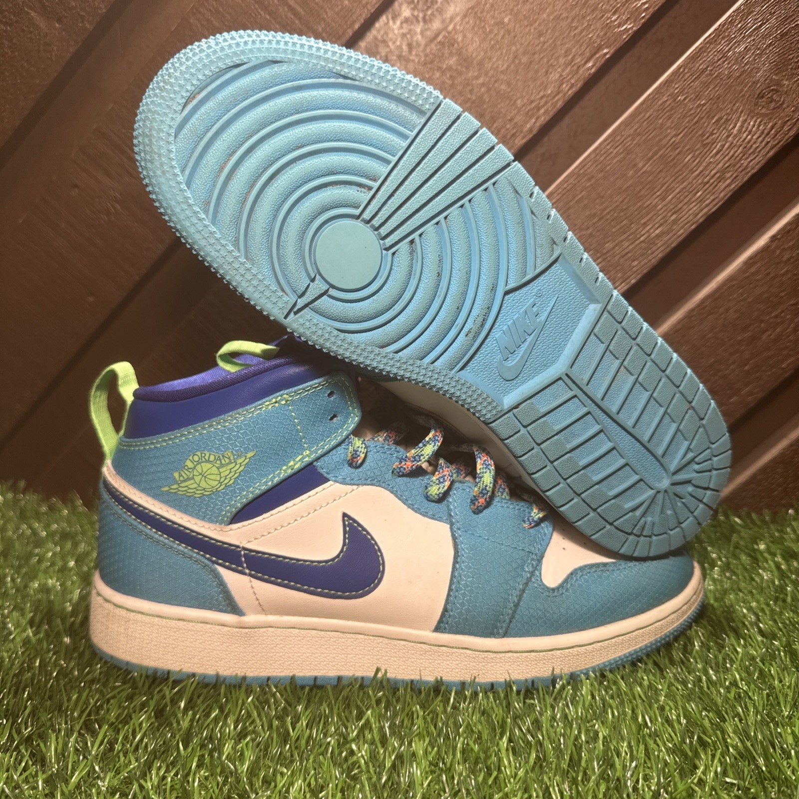 GS Air Jordan 1 Mid SE Sprite Size 7y DA8010-400