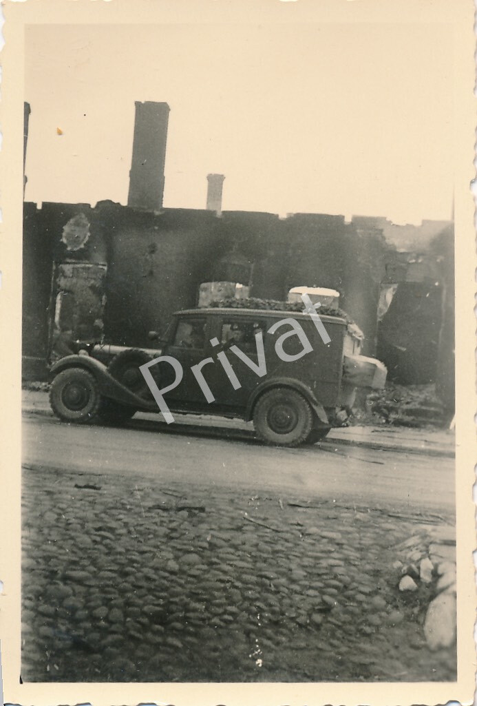 Photo WW II Wehrmacht Soldiers Vehicle Ruins Amiens France K1.31