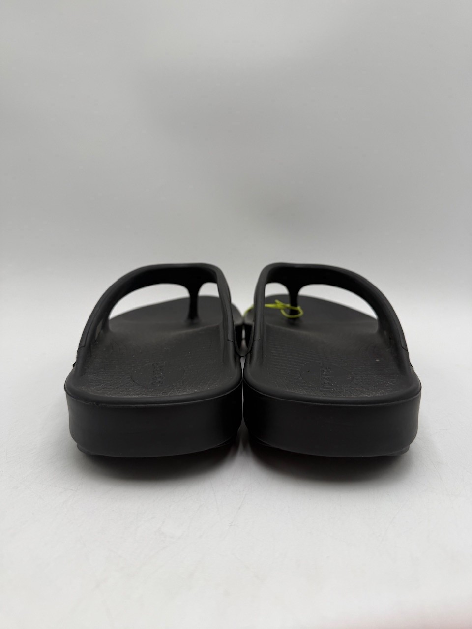 Oofos OORIGINAL Unisex USED Slide Sandal Black Multiple Sizes