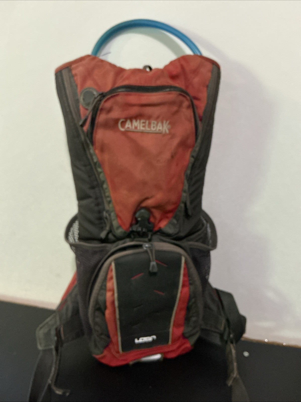 Camelbak Lobo Orange Hiking Hydration Backpack with Bladder 70oz / 2 Liter Stain