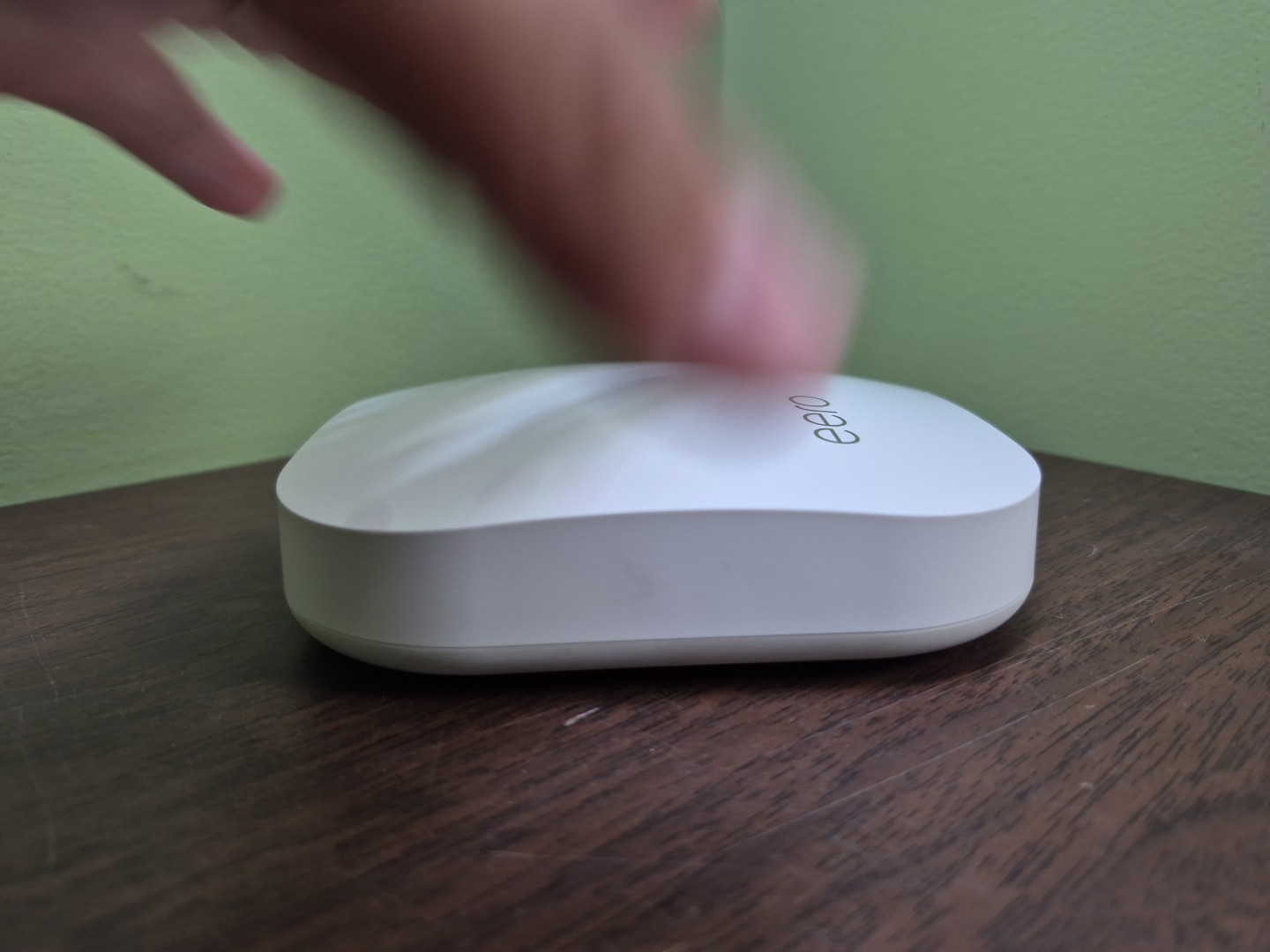 Eero Pro Model A010001 Router -White 1st Gen UNTESTED Read Description