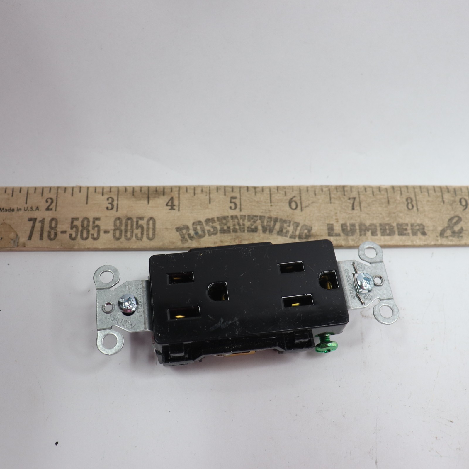 Decora Plus Tamper Resistant Self Grounding Duplex Outlet 15 Amp Black