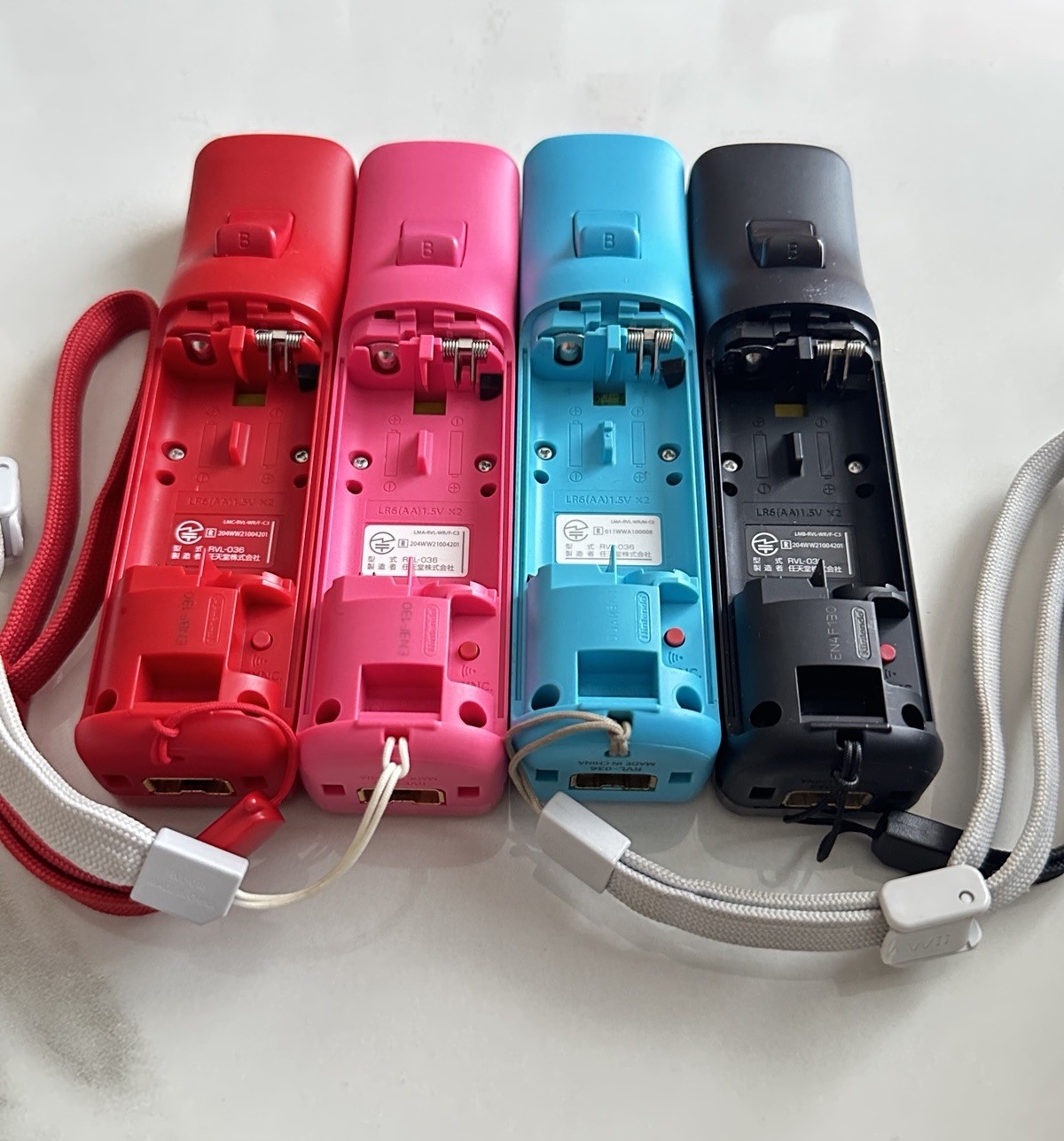 Official Nintendo Wii Remote Motion Plus Controller Strap&Cover Tested Red .