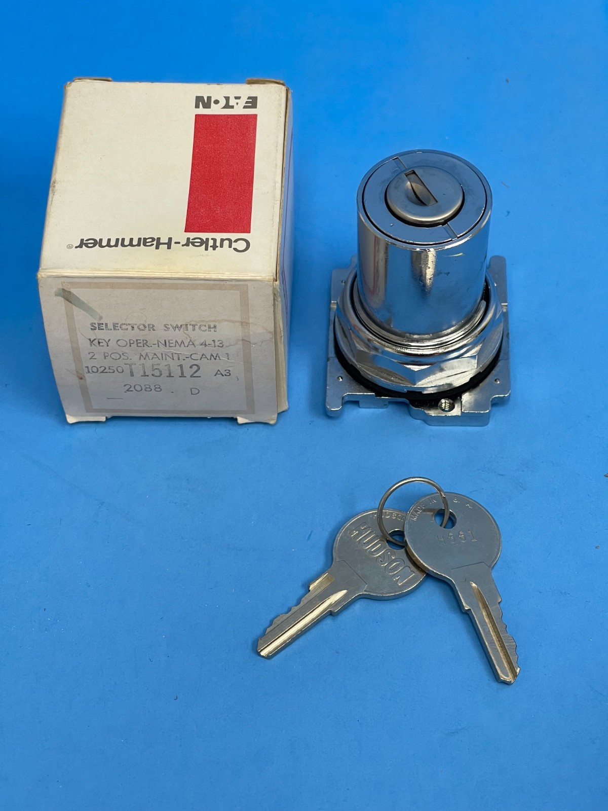 Cutler Hammer 10250T15112 30mm 2-Position Maintained Keylock Selector Switch