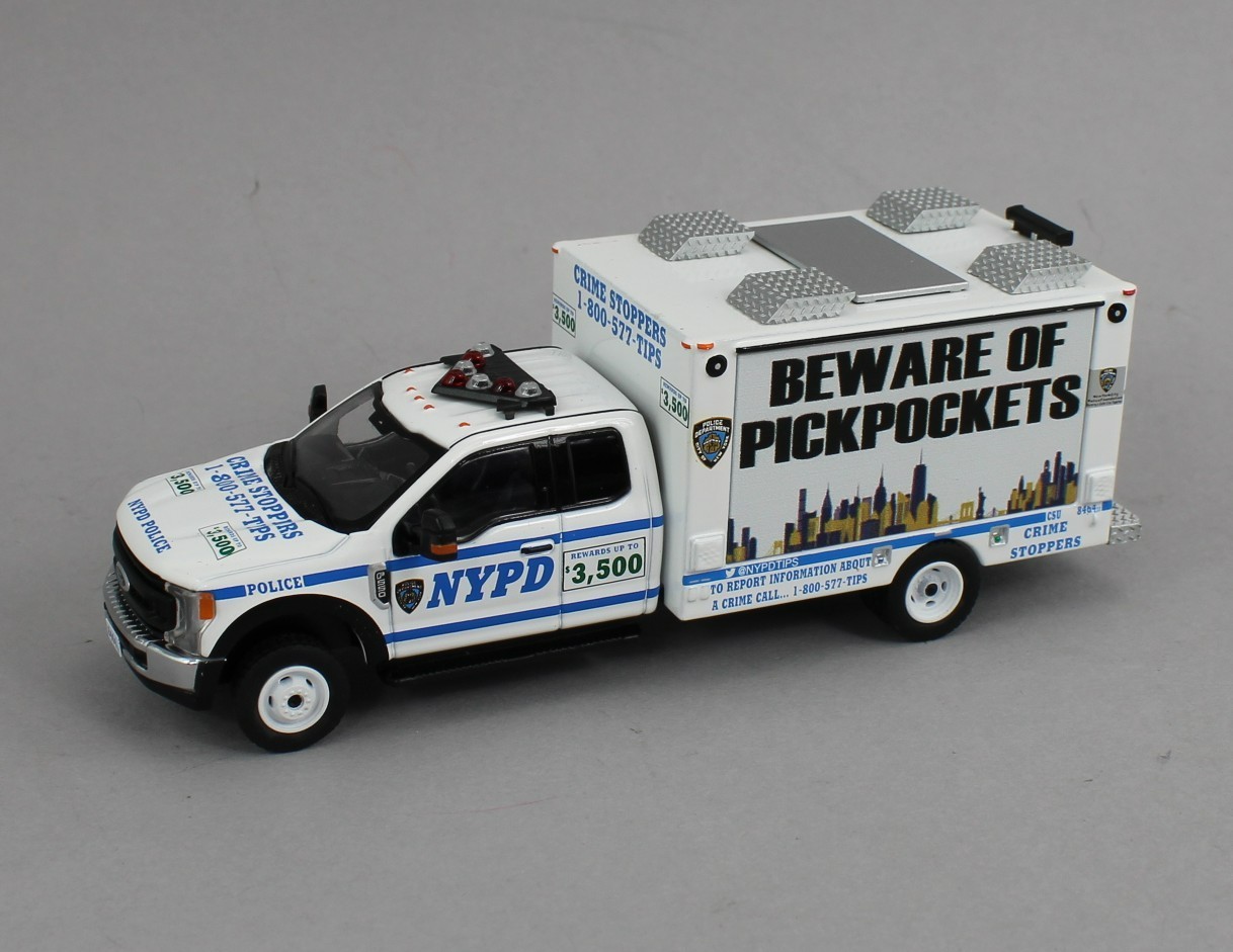 1:64 *DIECAST* NYPD Public Safety Truck *NIB*