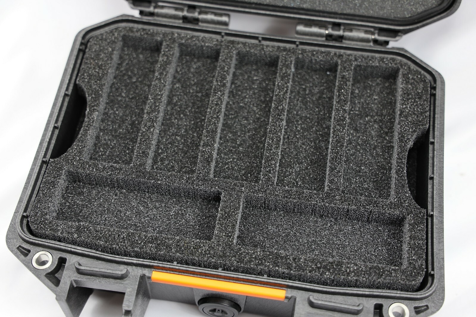 New precut 19 knife collectors foam insert fits your Pelican Vault V100 case