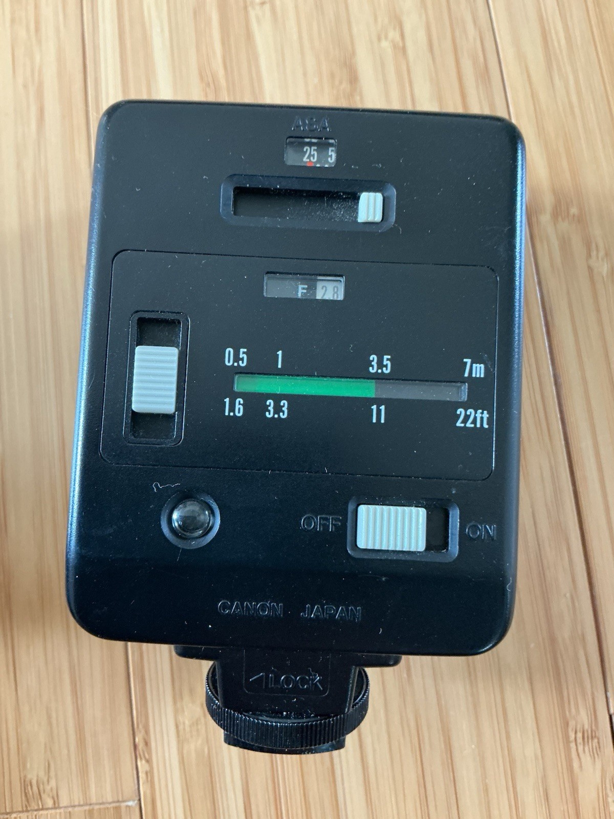 Canon Speedlite 166A Shoe Mount Camera Flash With Case Untested.