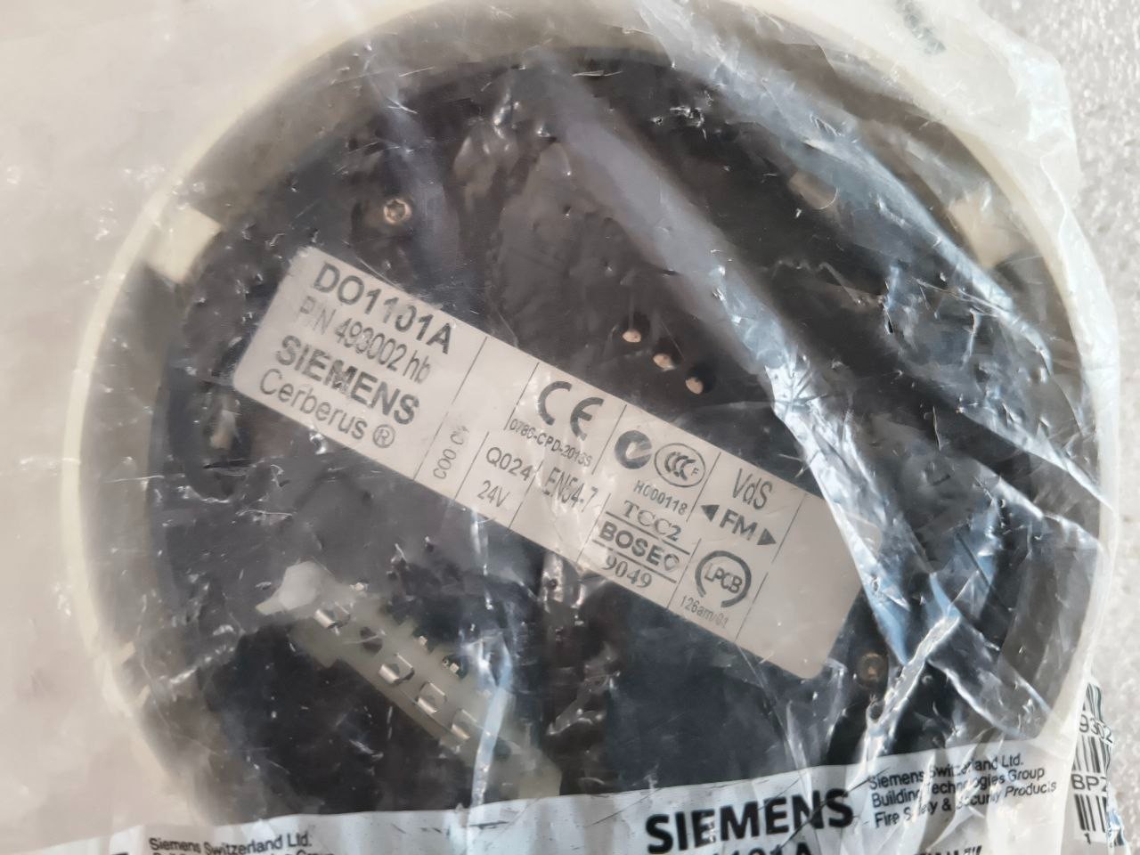 SIEMENS Smoke Detector NEW DO1101A