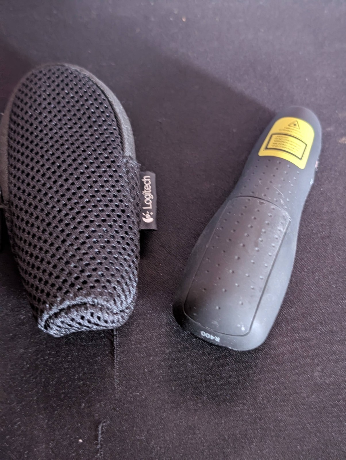 Logitech R-400 Presenter Remote Control Original Clicker Classroom Presentation