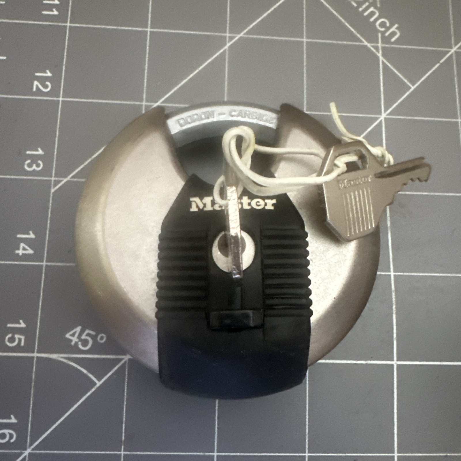 Large Master lock padlock cylinder Boron-Carbide weather resistant w/ keys