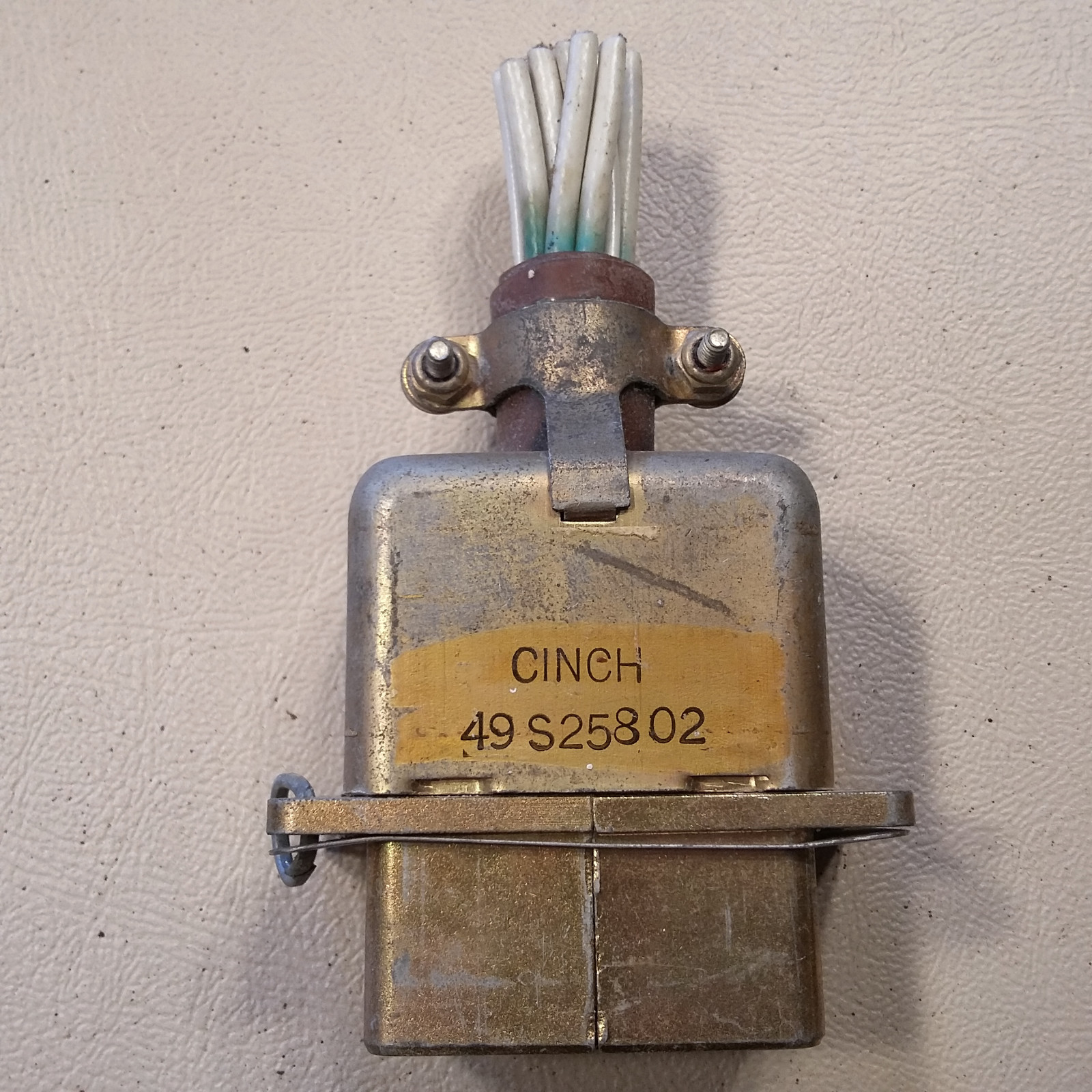Cannon DPX-40-33S Connector