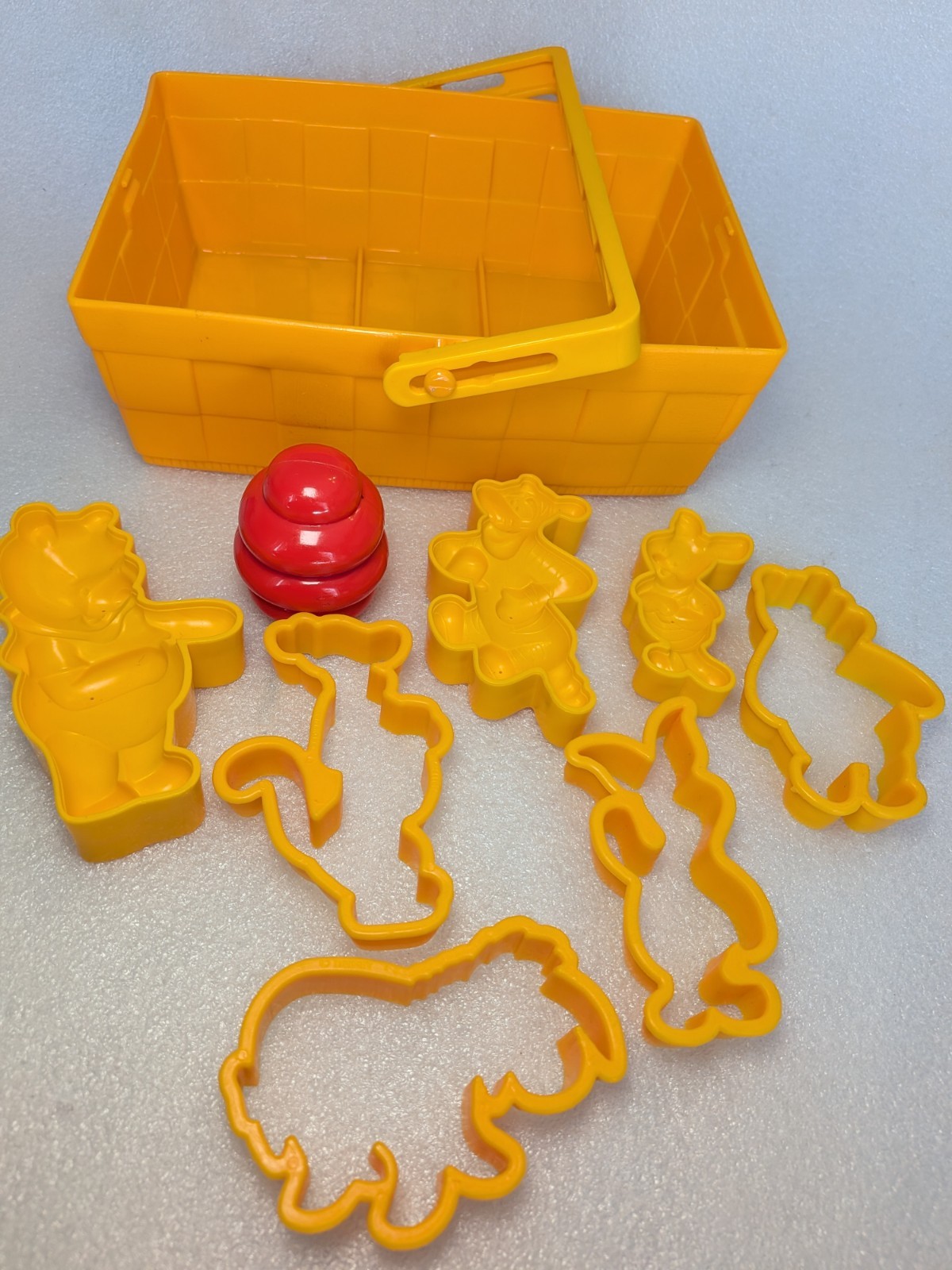 Vintage Hasbro Playdoh Winnie the Pooh Picnic Basket Playset Incomplete No Lid
