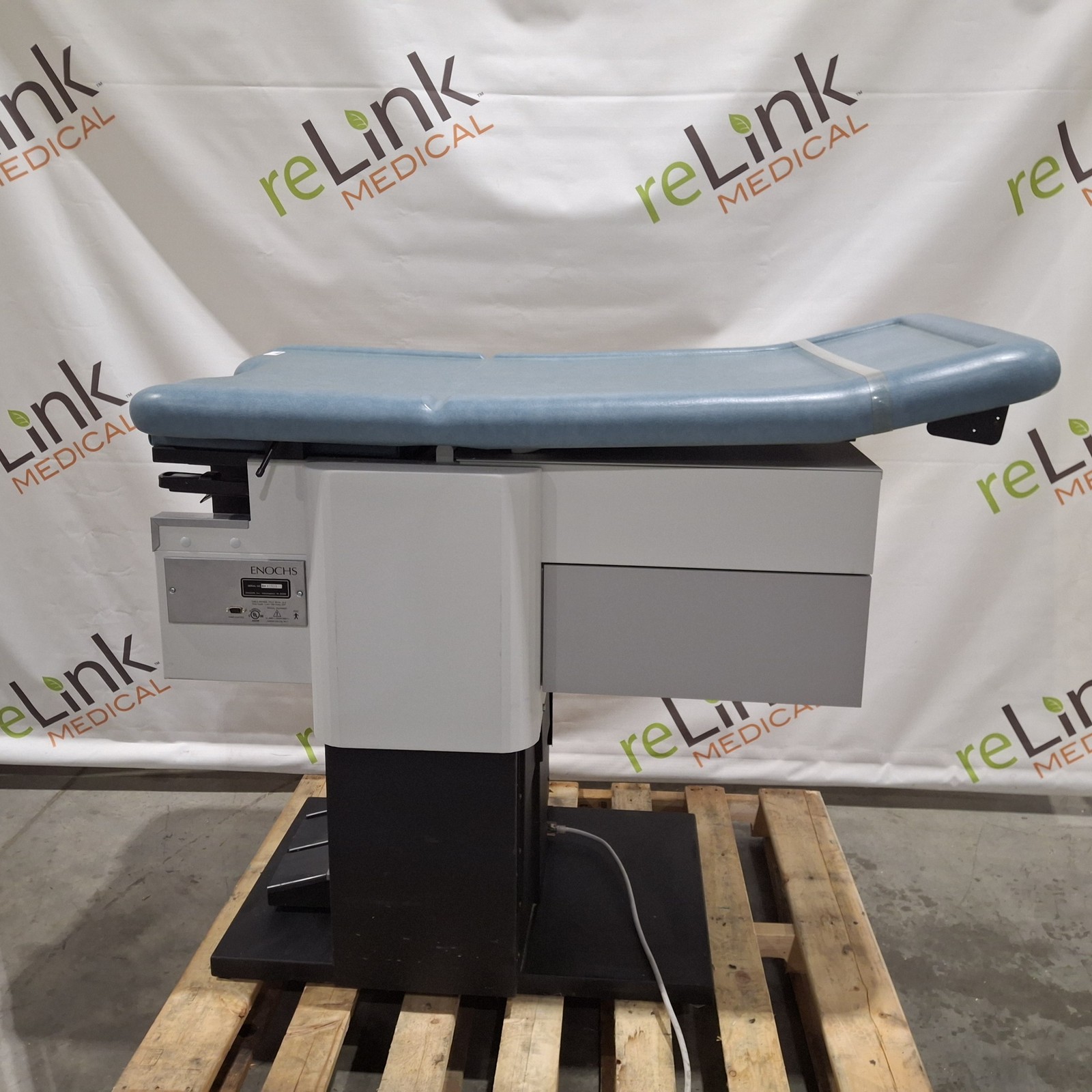 Enochs Encore Power 4200 Exam Chair