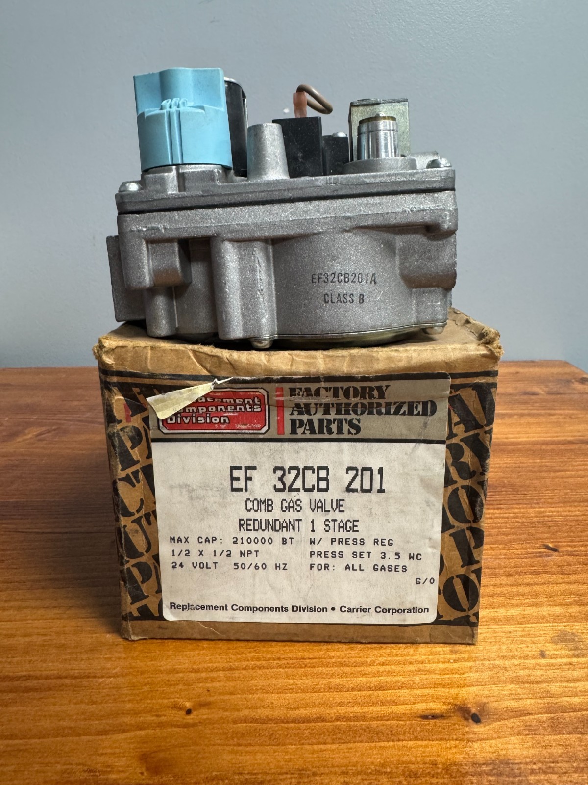 Carrier Bryant Payne EF32CB201 Comb Gas Valve – OEM Factory Part – New Open Box