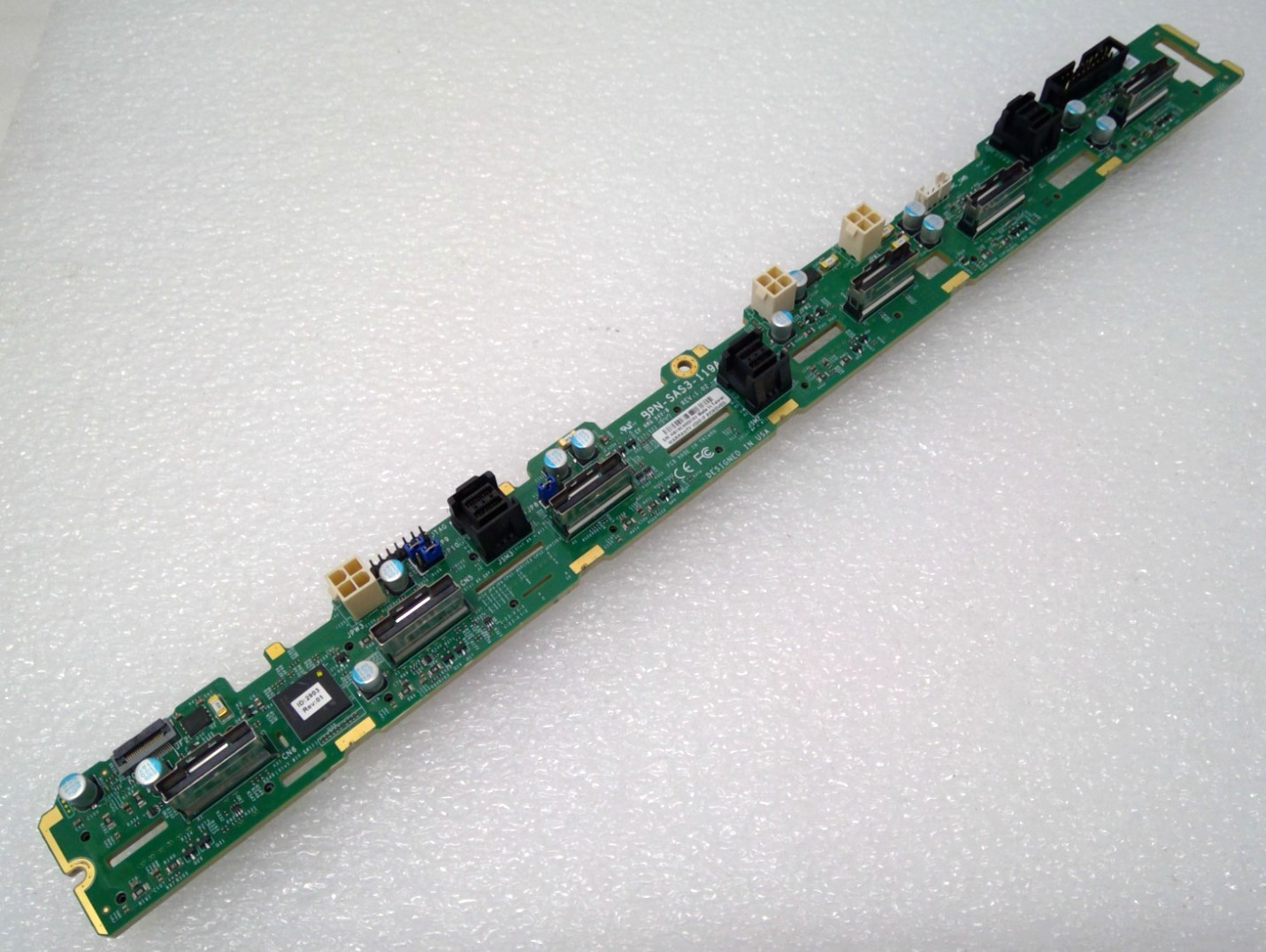 Supermicro BPN-SAS3-119A-N12 12x 2.5" 12Gbps SAS3/SATA3/NVMe 1U hybrid backplane