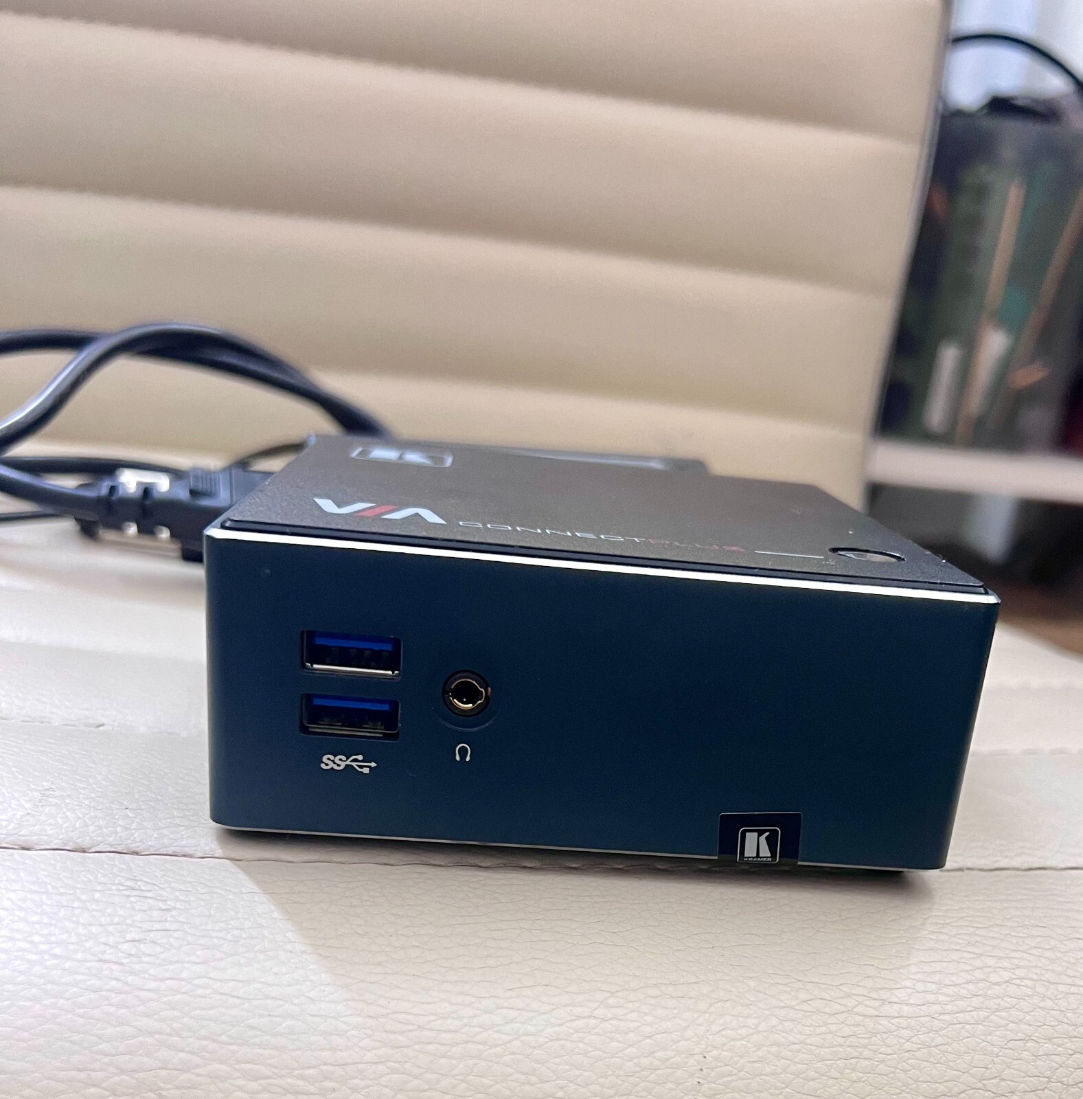 Kramer VIA Connect PLUS Wired & Wireless Presentation Hub with adapter