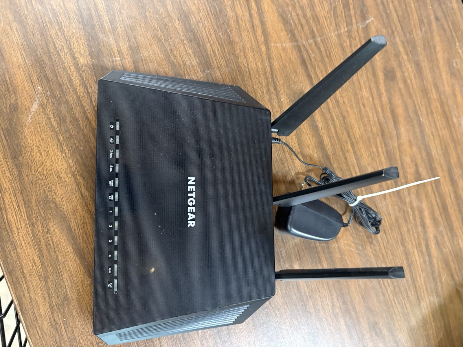 NETGEAR Nighthawk Wi-Fi Router - AC2100
