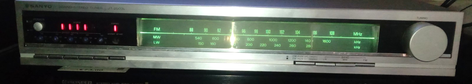 SANYO JT-2503L (1980/82) 3 Band Stereo Tuner