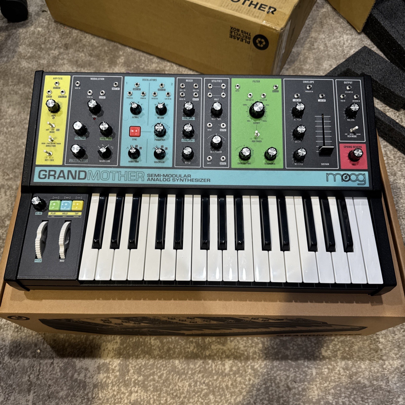 MOOG Grandmother Synthesizer Lightly USED w/ original box