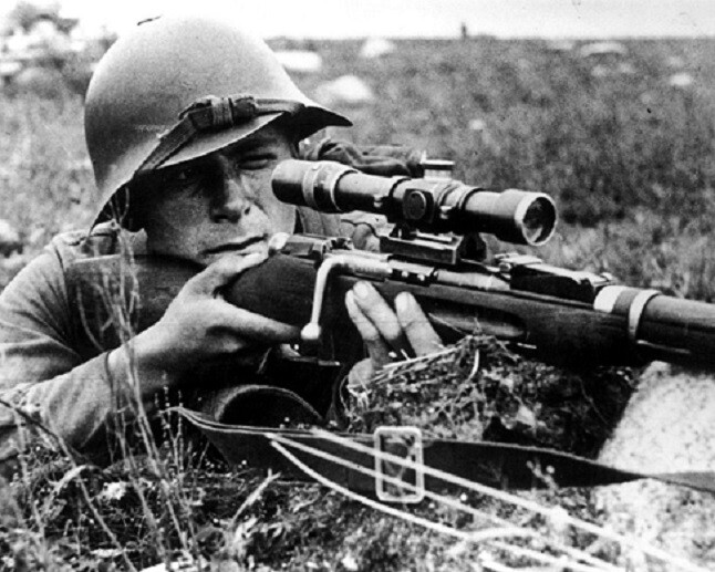 Russian Sniper with Mosin-Nagant Rifle 8x10 WWII Photo 396a