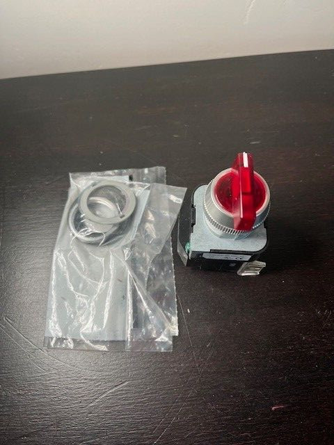 Allen Bradley 800T-16JR17KB7AX Red Illuminated 3 Position Selector Switch NEW