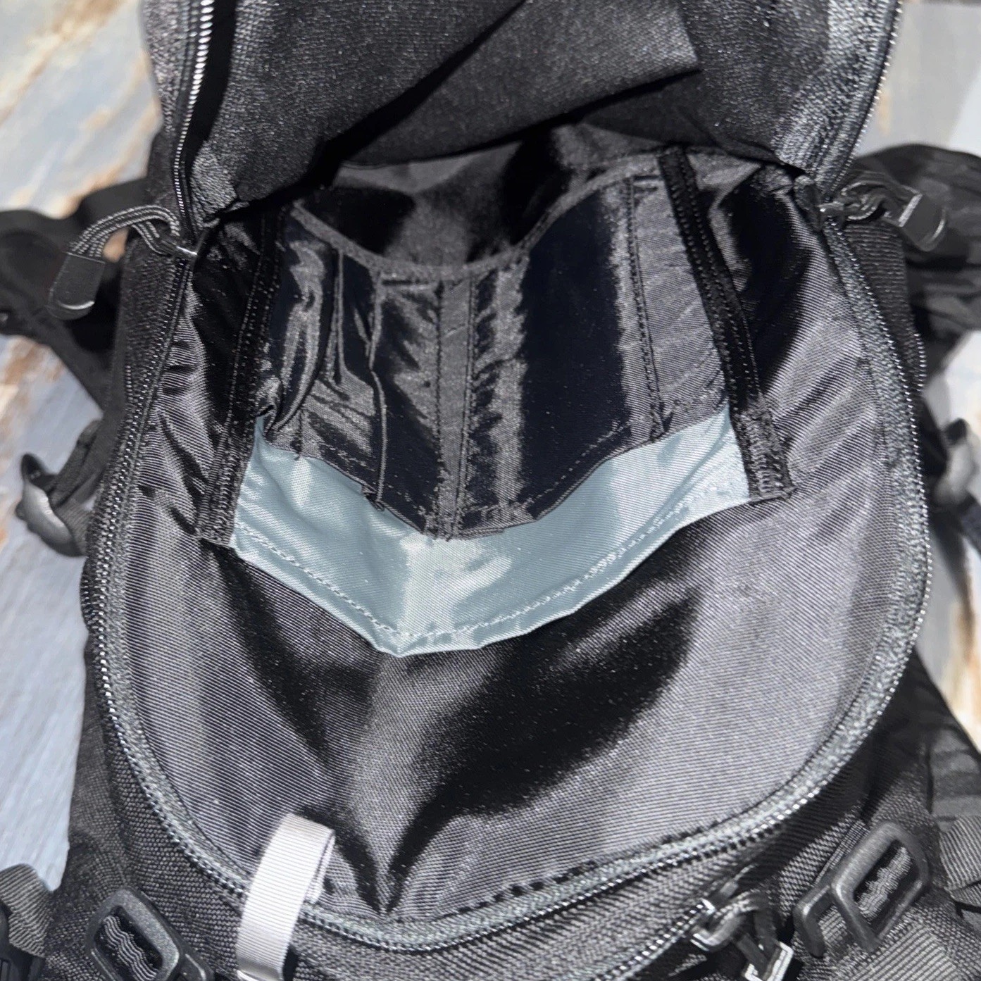 Camelbak Maximum Gear Transformer Black Hydration Backpack, Cover & Bladder 64oz