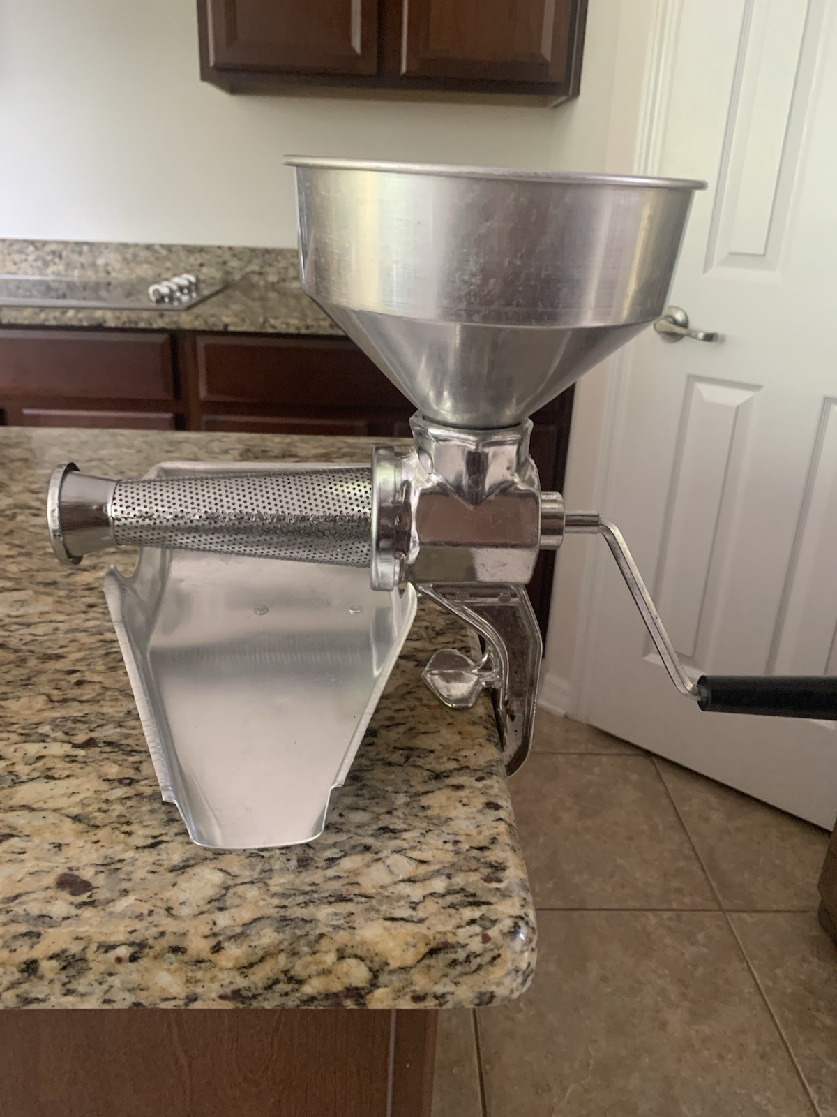 JUICE MATE #3100 VEGETABLE FRUIT STRAINER SUACE JUICER - victorio strainer style