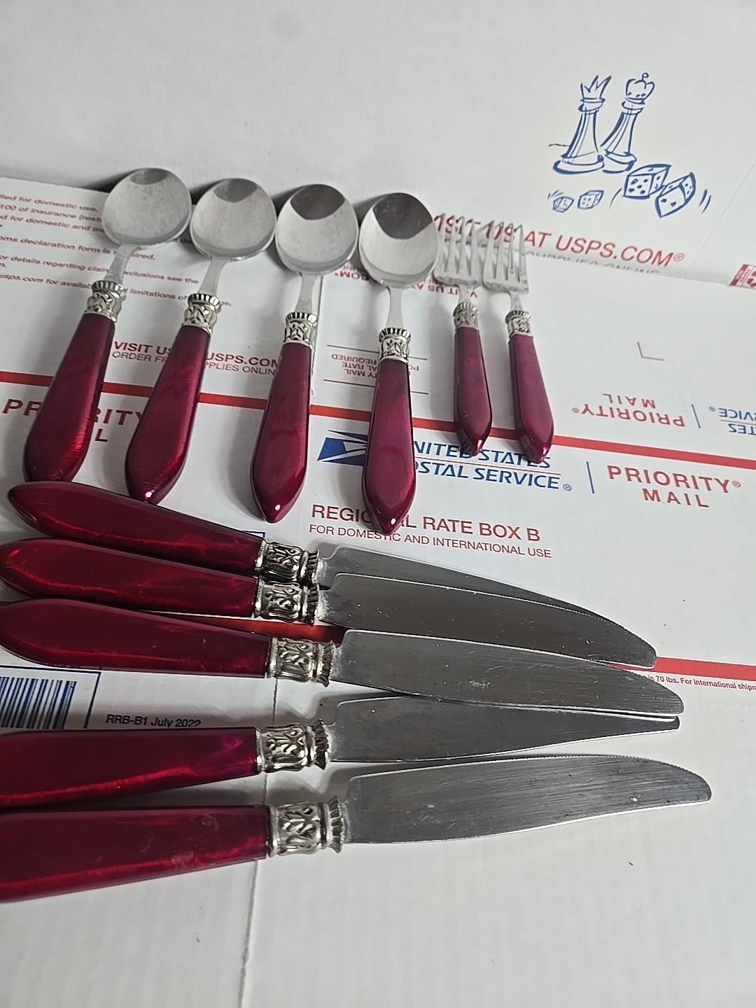 Wallace 18/10 Stainless Flatware 11 Pieces, St Moritz Pearlized Red-Pink