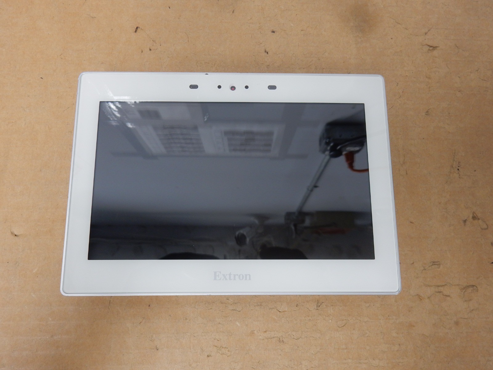 EXTRON	TLS 725M 7" Wall Mount Room Scheduling Touchpanel PoE