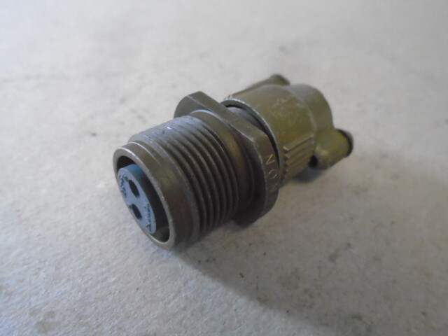 1 EA NOS ITT CANNON ELECTRICAL PLUG CONNECTOR  P/N: MS3101R12S-3S