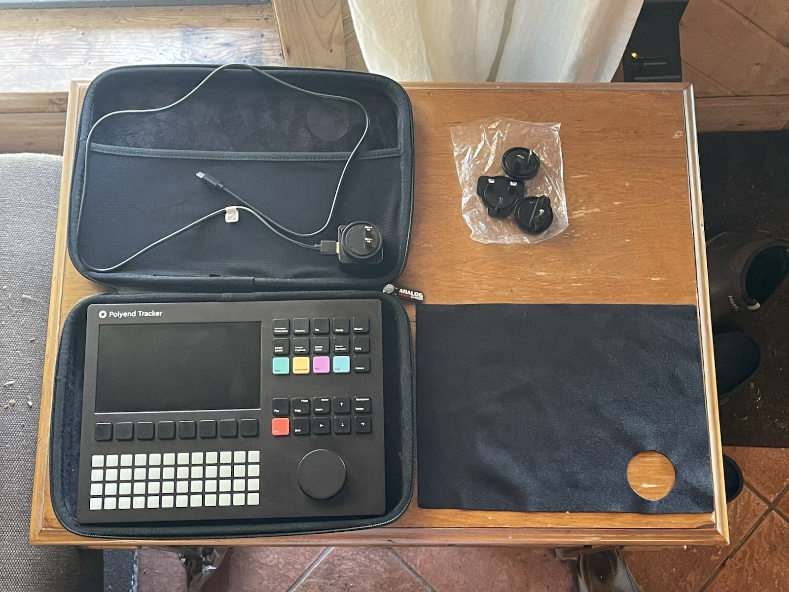 Polyend Tracker Sequencer sampler MIDI workstation W/ case (EXC+++)
