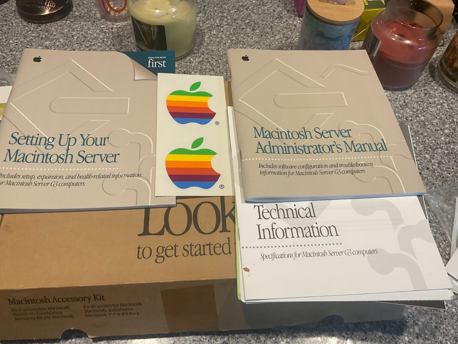Macintosh Server G3, AppleShare IP 5.0 & MultiScan 720 Display CD's & Manuals