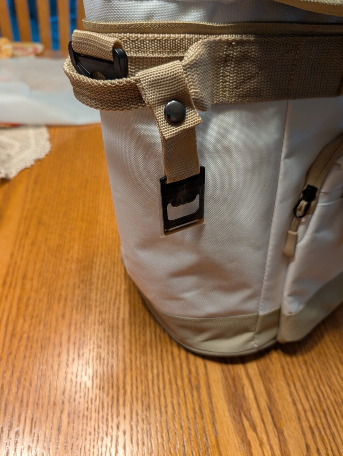 Tommy Bahama Insulated Soft Cooler Tote Bag Zip Top Shoulder Strap White Tan