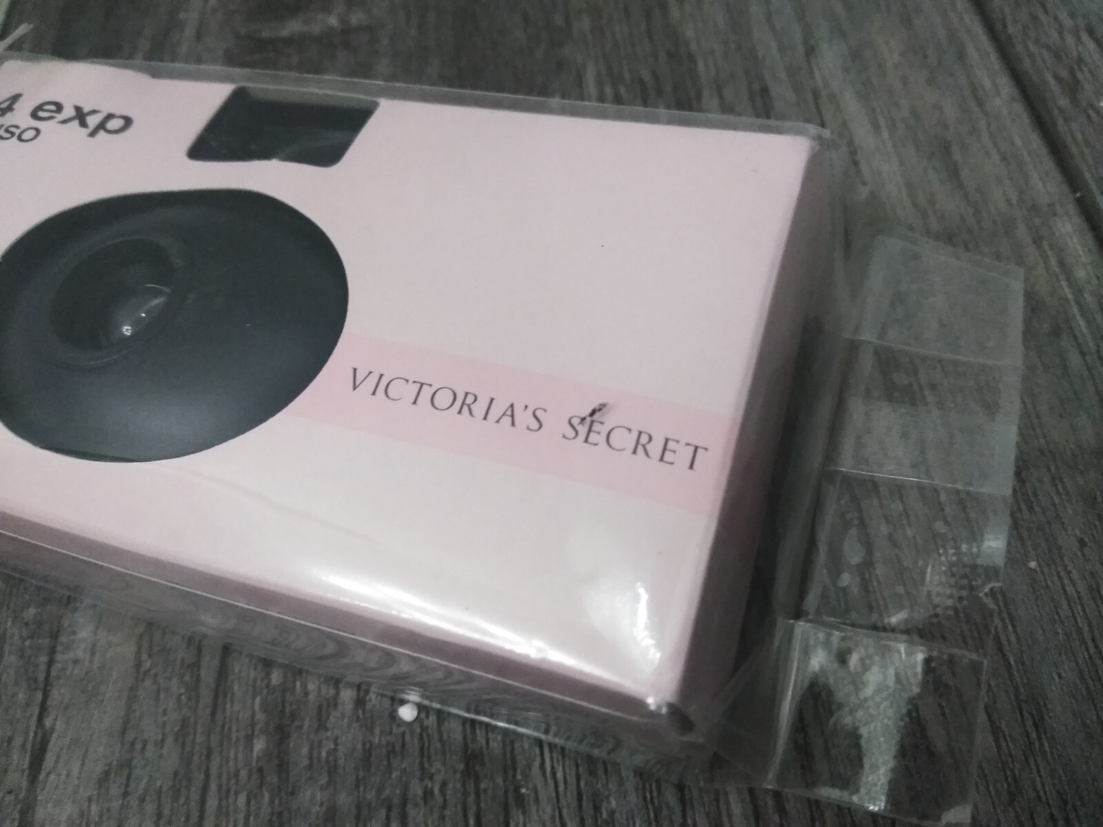 PROMOTIONAL Victoria's Secret 24 exp 400 ISO 35mm Camera with Film (SEALED)
